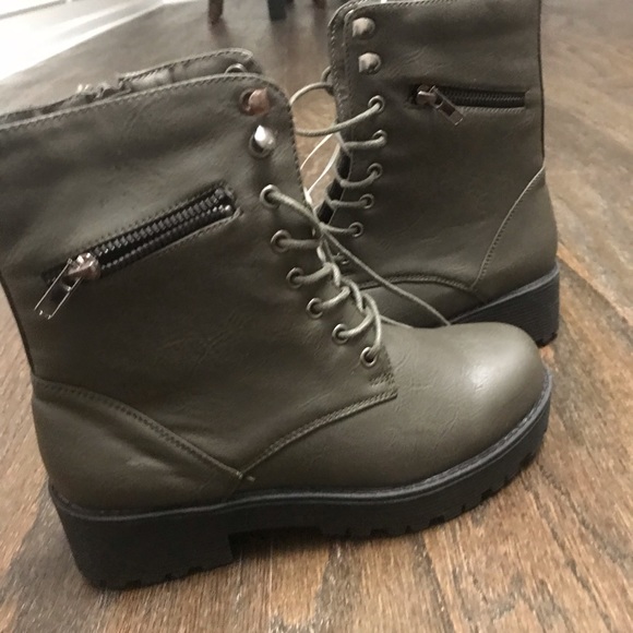 NEW CINAK WOMEN BOOTS WITH ZIPPER SIDE POCKET. COMFORTABLE, STYLISH & QUALITY - Picture 2 of 7